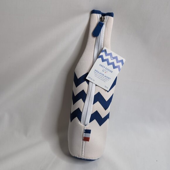 NEW Grey Goose Vodka White/Blue 750mL Insulated Jacket/Sleeve Official Merch - Picture 2 of 7